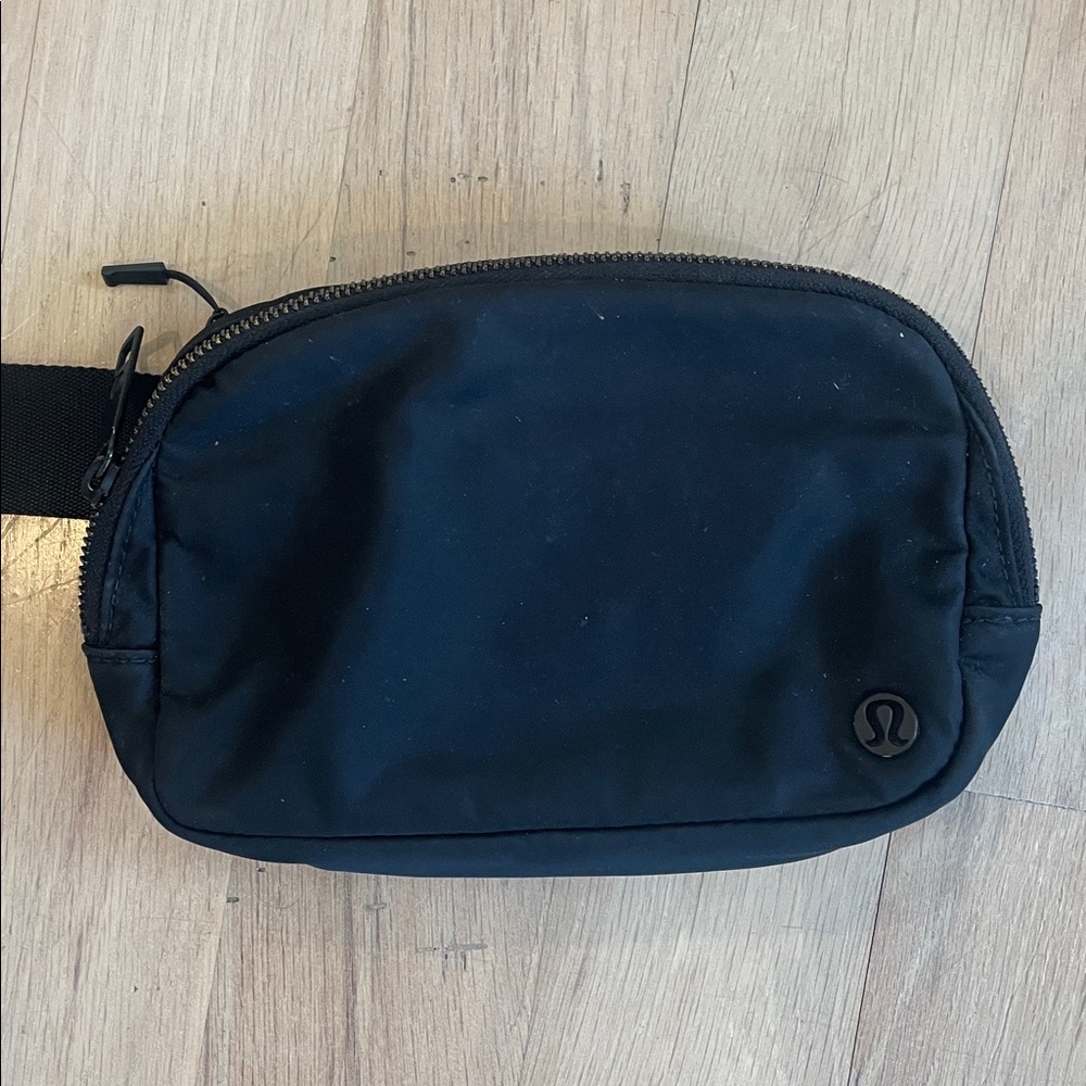 Lululemon belt bag